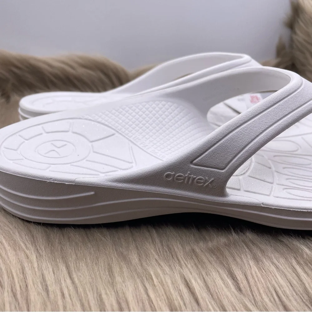 Aetrex lynco fiji orthotic comfy white flip flops women Size 11
